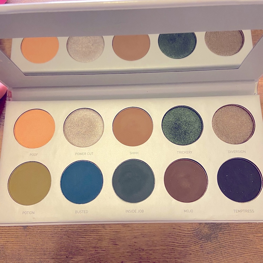 Jaclyn Hill Dark Magic Palette